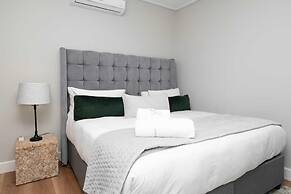 Modern Central Secure Cape Town 2bed Bantry Suite