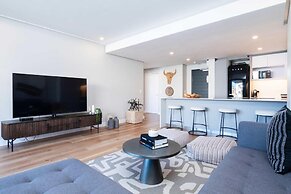 Modern Central Secure Cape Town 2bed Bantry Suite