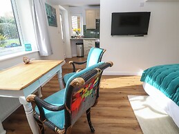 Elder Cottage Studio