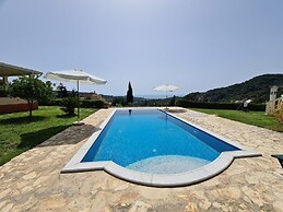 Alisachni Apartments