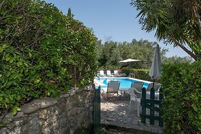 Alisachni Apartments