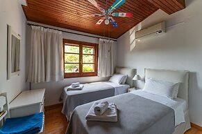 Alisachni Apartments