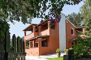 Alisachni Apartments