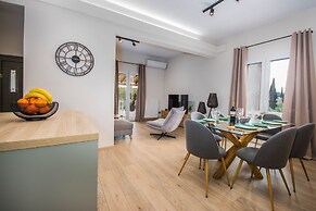 Alisachni Apartments
