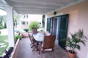 Alisachni Apartments