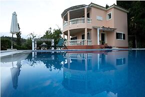 Alisachni Apartments