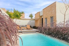 Portal Chalets With Private Pool-AlRawda