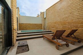Portal Chalets With Private Pool-AlRawda