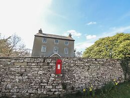 Cantref House Top Floor