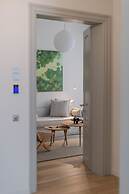 Amalie Suites