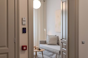 Amalie Suites