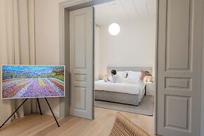 Amalie Suites