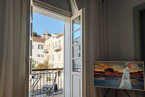 Amalie Suites
