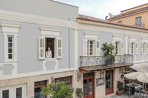 Amalie Suites