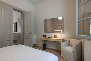 Amalie Suites