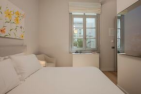 Amalie Suites