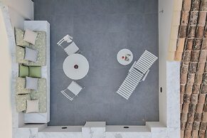 Amalie Suites