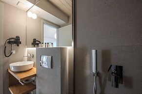 Amalie Suites
