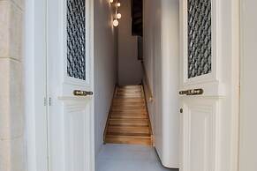 Amalie Suites