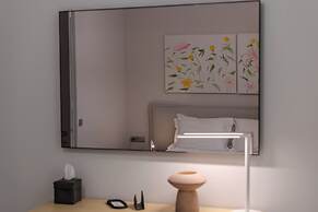 Amalie Suites