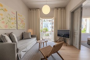 Amalie Suites