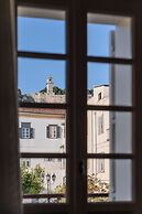Amalie Suites