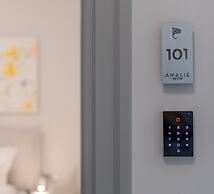 Amalie Suites