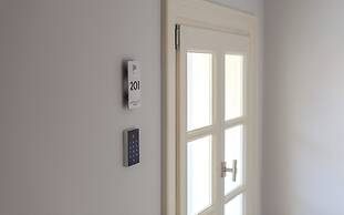 Amalie Suites