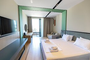 Green Light Hotel