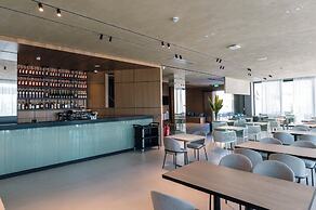 Green Light Hotel