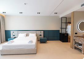 Green Light Hotel