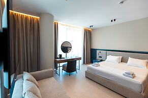 Green Light Hotel