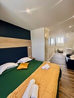 ARMOR HOTEL