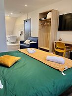 ARMOR HOTEL