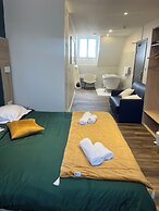 ARMOR HOTEL