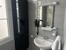ARMOR HOTEL