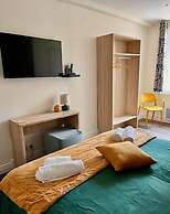 ARMOR HOTEL