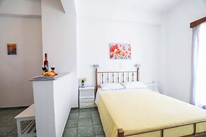 Finikas Santorini