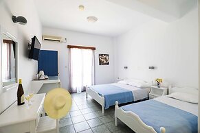 Finikas Santorini