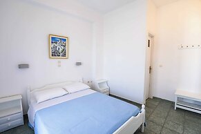 Finikas Santorini