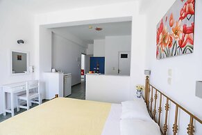 Finikas Santorini