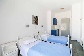 Finikas Santorini
