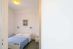 Finikas Santorini
