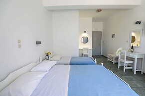 Finikas Santorini