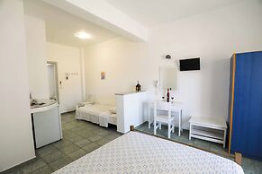 Finikas Santorini