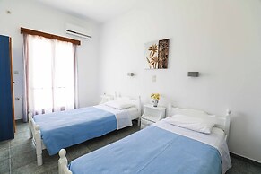 Finikas Santorini