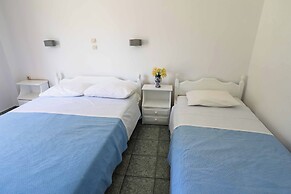 Finikas Santorini