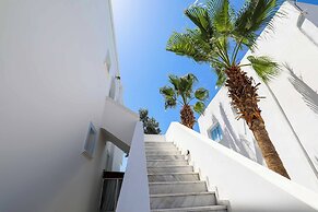 Finikas Santorini