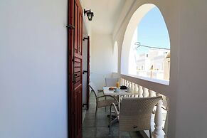 Finikas Santorini