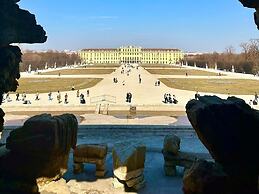 Apartment Near Schonbrunn Palace Vienna